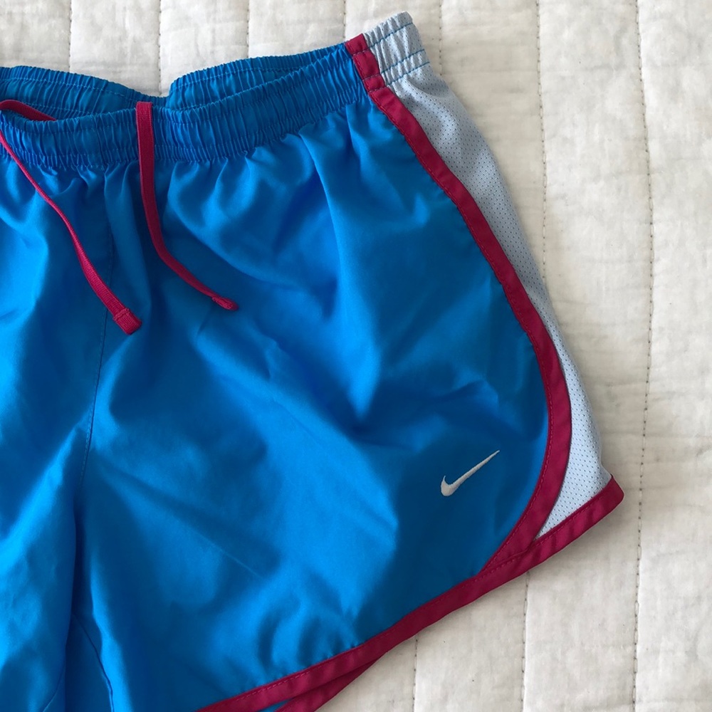 Nike Running Shorts - Picture 2 of 4